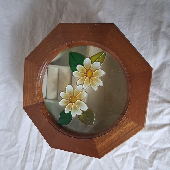 Jewelry Box - Picture 2 of 4